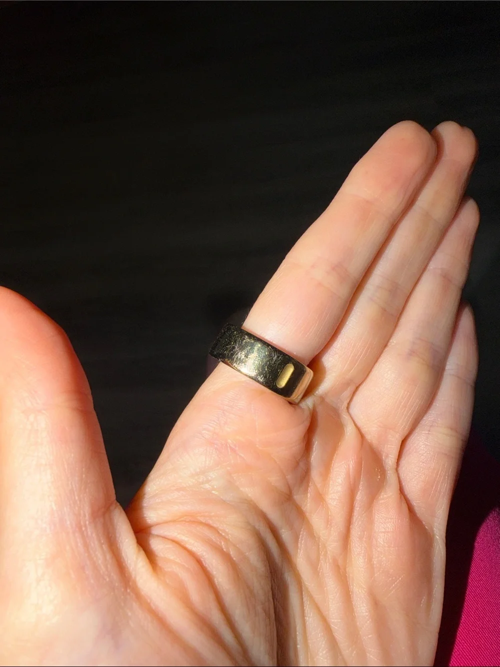 Oura ring 4 gold size 6 with box and charging dock